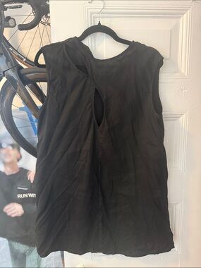 Verge Girl Black Sleeveless Keyhole Shift Dress